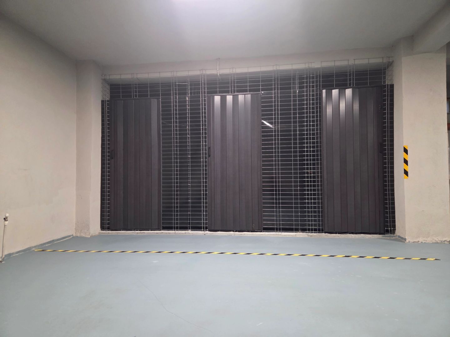 Spatiu subsol 227mp cu parcari subterane si boxe - Poză 8