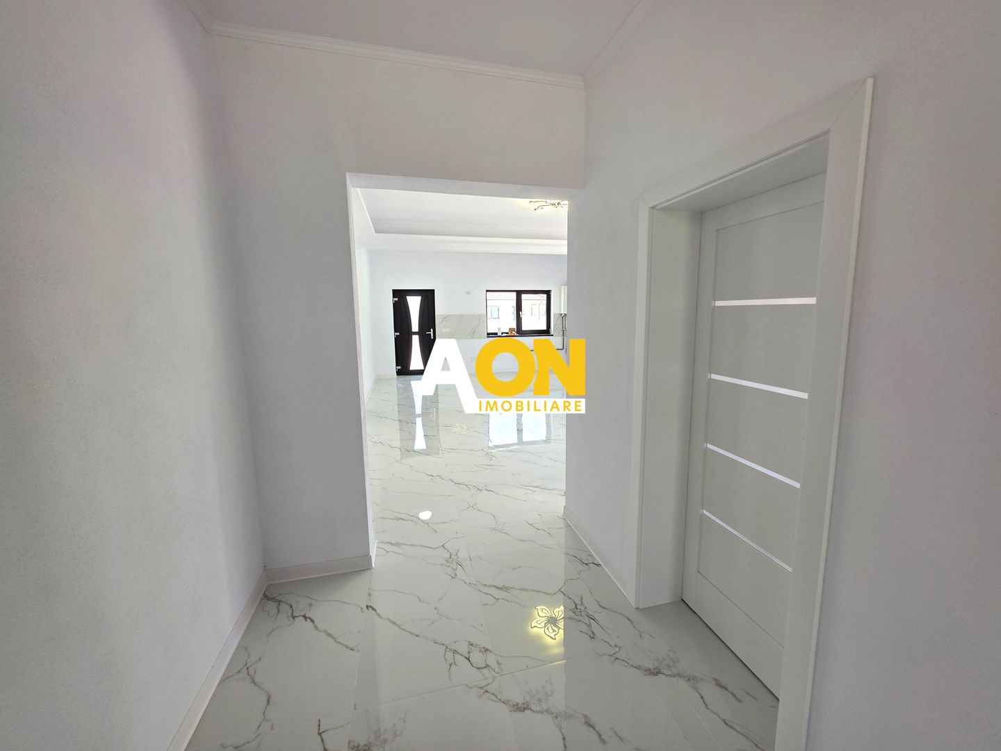 Casă 4 camere, 425 mp teren, panouri solare, cartier Orizont - Poză 3