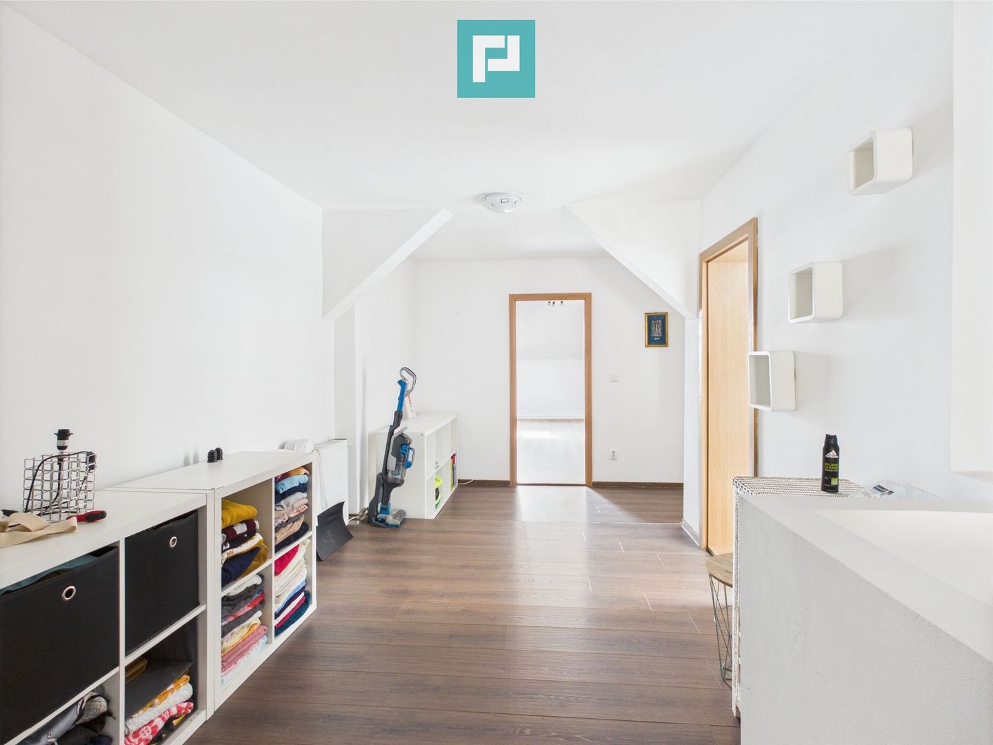 Casă cu 6 camere în zona Central - Poză 11