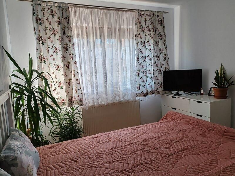 AP. 2 CAMERE - POPEST-LEORDENI, PET-FRIENDLY, PARCARE INCLUSA, MODERN - Poză 2