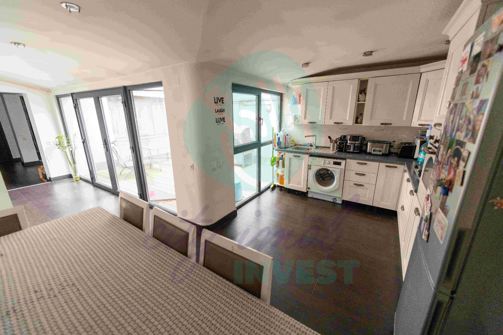 "Acasa" in Vatra Luminoasa - Poză 2