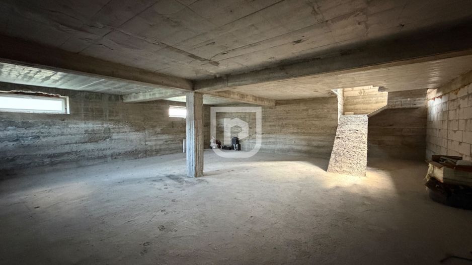 Casă 320 mp utili + 1143 mp teren, la roșu, Gura Humorului - Poză 11