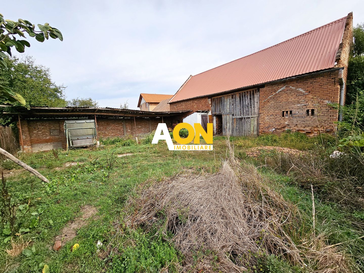 Casa cu 4 camere, 2024 mp teren, la asfalt, cu utilitati, Vintu de Jos - Poză 19