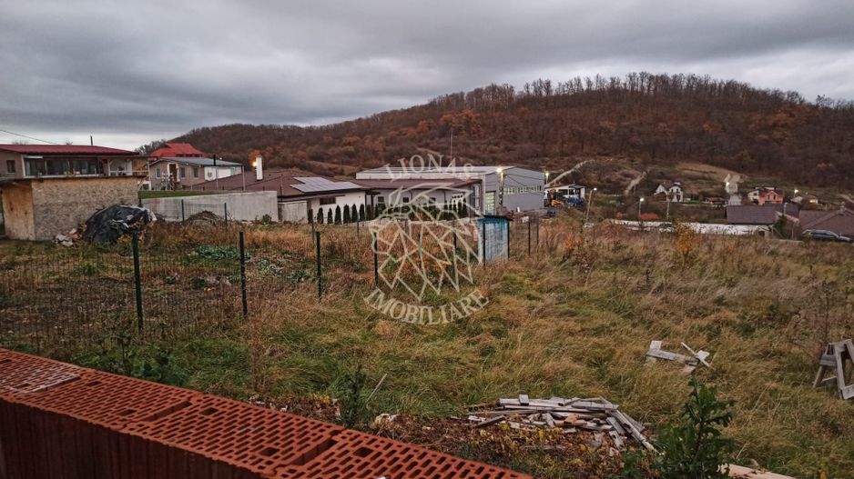 Casa 97 mp-teren 750 mp-tamplarie montata+acoperis-Dealul Jelnei - Poză 5