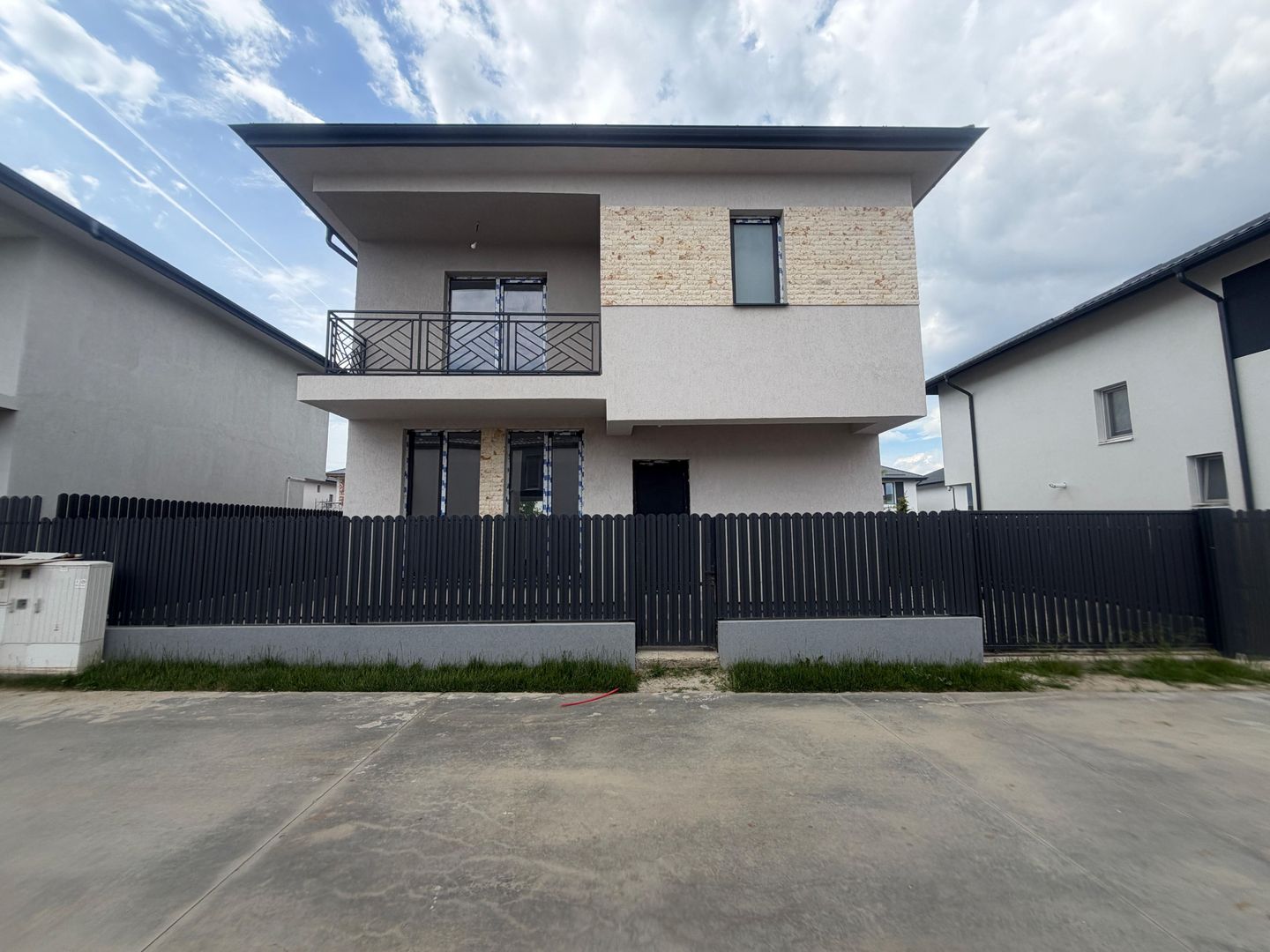 CASA INDIVIDUALA - SAFIRULUI, TOATE UTILITATILE, FINALIZATA, COMIS 0% - Poză 1