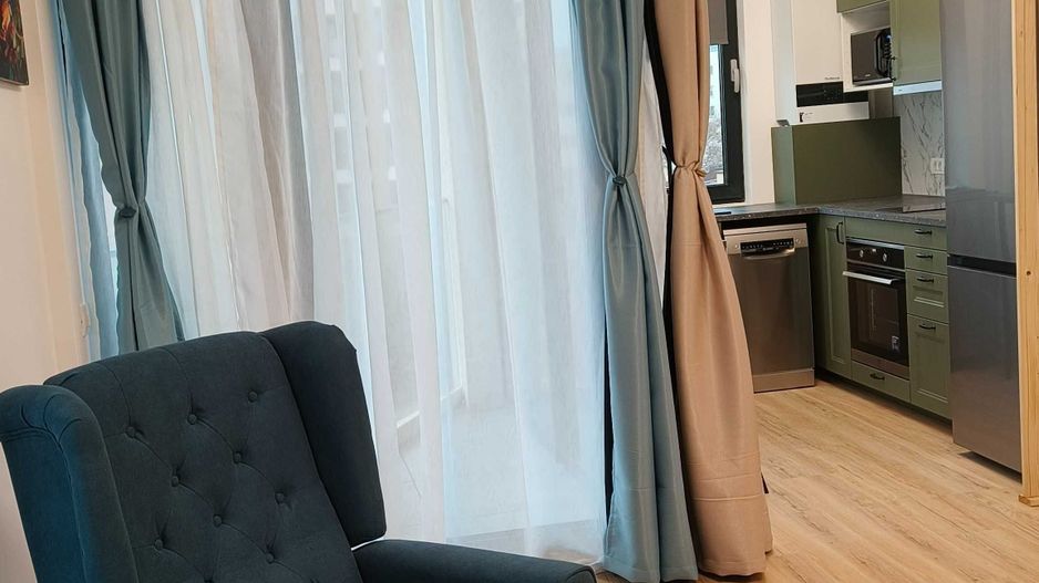 Închiriez garsonieră modernă, Decebal, bloc nou, centrală proprie - Poză 4