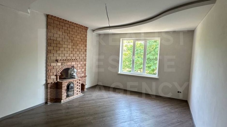 Vânzare 2 case pe un teritoriu, situată pe satul. Marandeni. - Poză 12