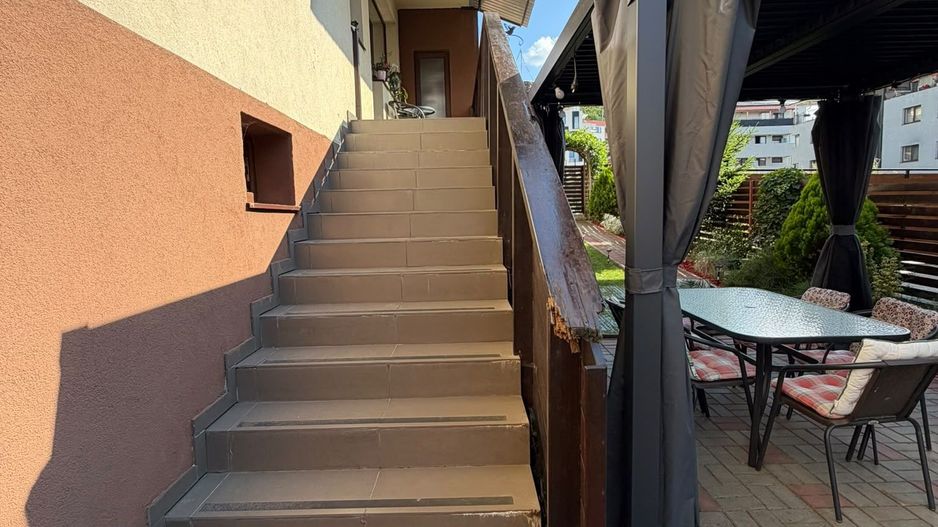 Apartament 3 camere, curte, boxa, parcare, Sub Cetate - Poză 28