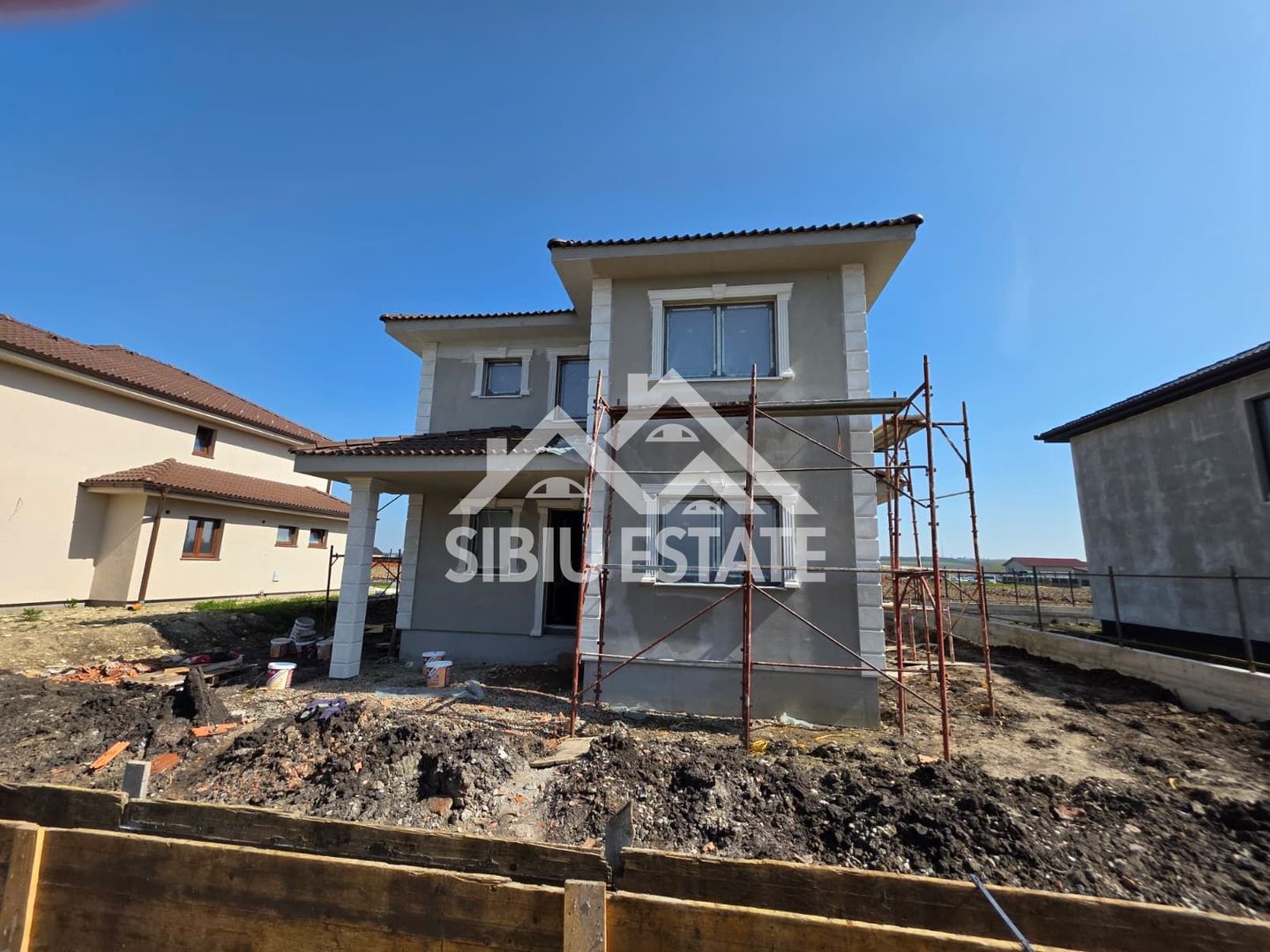 Casa individuala 5 camere ,super pret, Sura Mica ,Sibiu - Poză 1