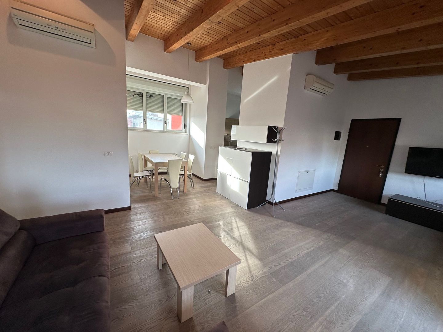 Apartament 3 camere cu terasa de 38 mp - Poză 6