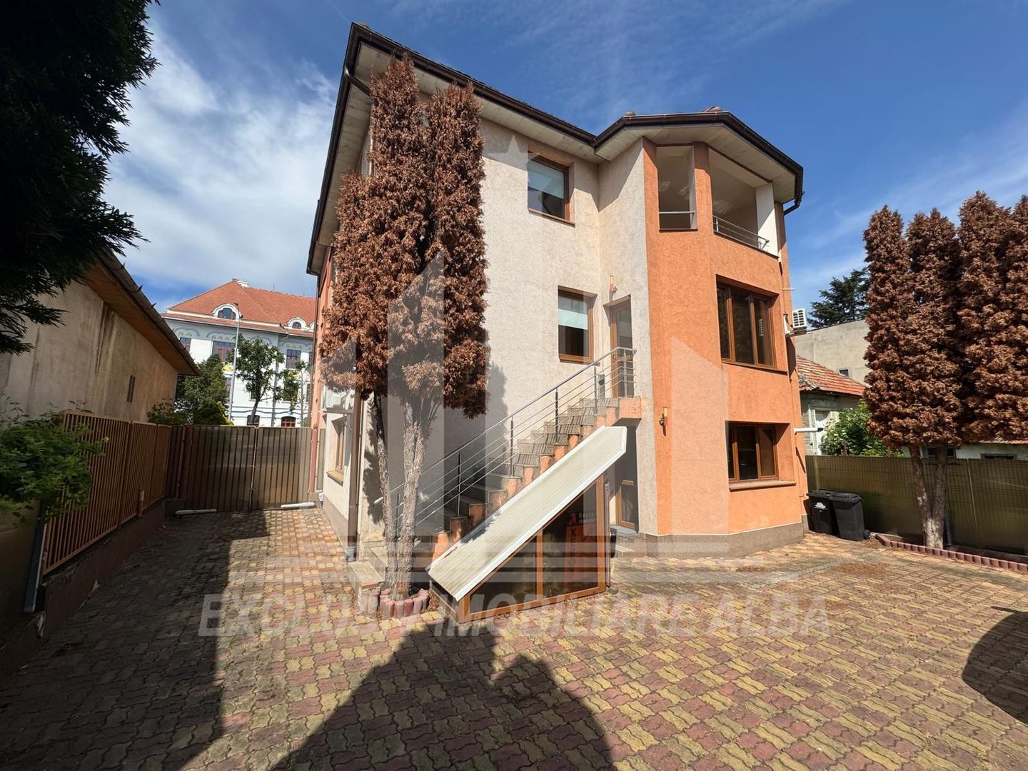 Spatiu de birouri P + 2E de vanzare, Cetate - Poză 1