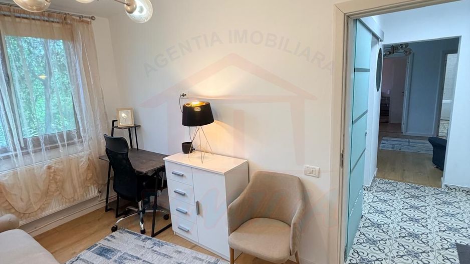 APARTAMENT CU 3 CAMERE DE ÎNCHIRIAT | ETAJ 3 | ȚIGLINA 1 - Poză 3