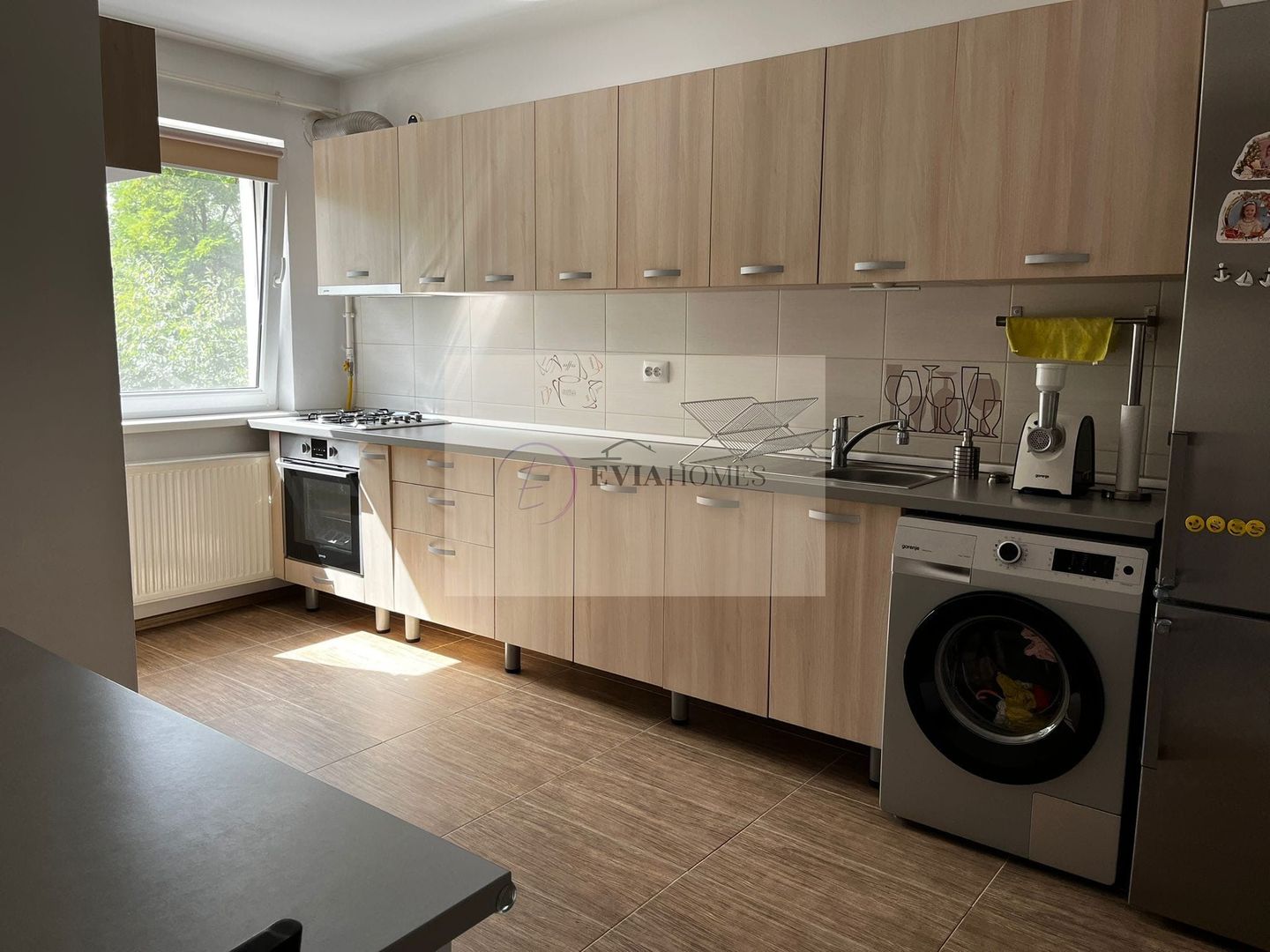 Apartament cu 2 camere și parcare exterioara inclusa/zona BMW Floresti - Poză 2