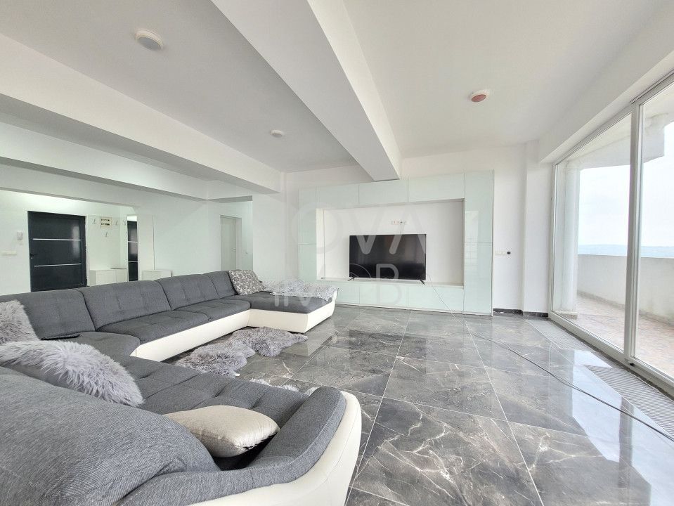 PENTHOUSE DE LUX CU TERASĂ PANORAMICĂ ȘI PRIVELIȘTE SPRE MUNȚII FĂGĂRAȘ - Poză 2