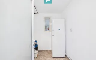 Casă complet modernizată, P+1 în Buteni, Arad - Poză 27