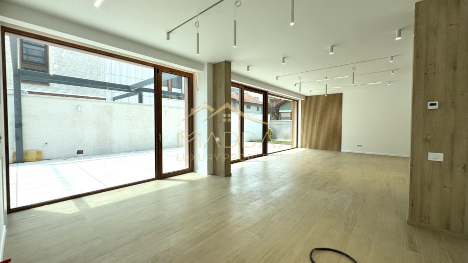 Vila cu 6 camere *575mp* / 12 locuri parcare // Pipera- Iancu Nicolae - Poză 11