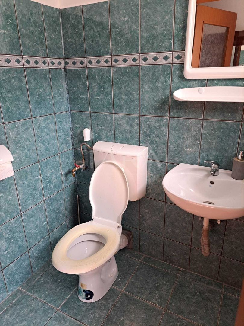 Casă înșiruită tip triplex – zonă liniștită. - Poză 5