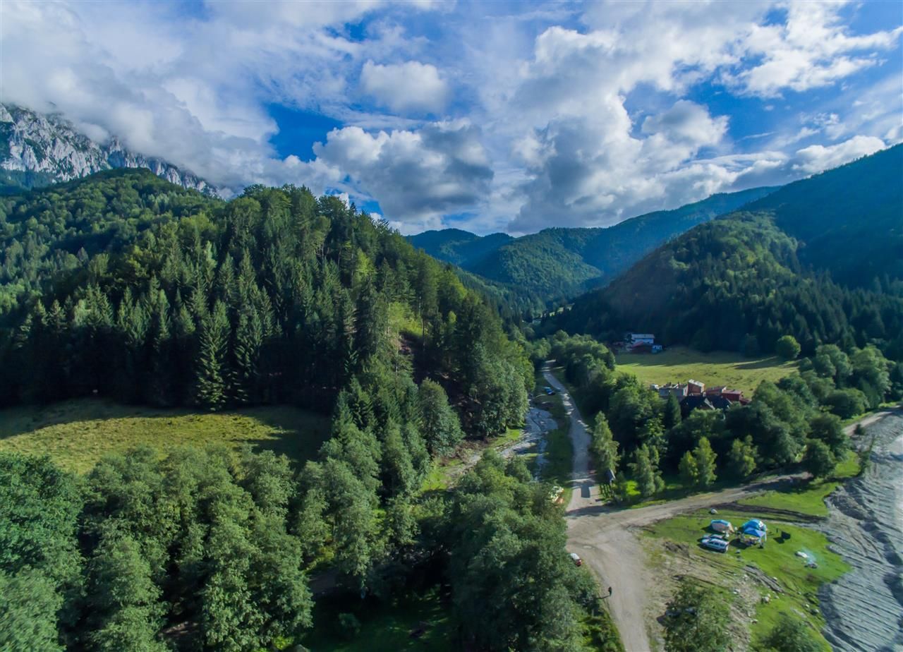 O noua poveste in fiecare zi,dezvaluita de pesiajul mirifc catre Piatra Craiului - Poză 1