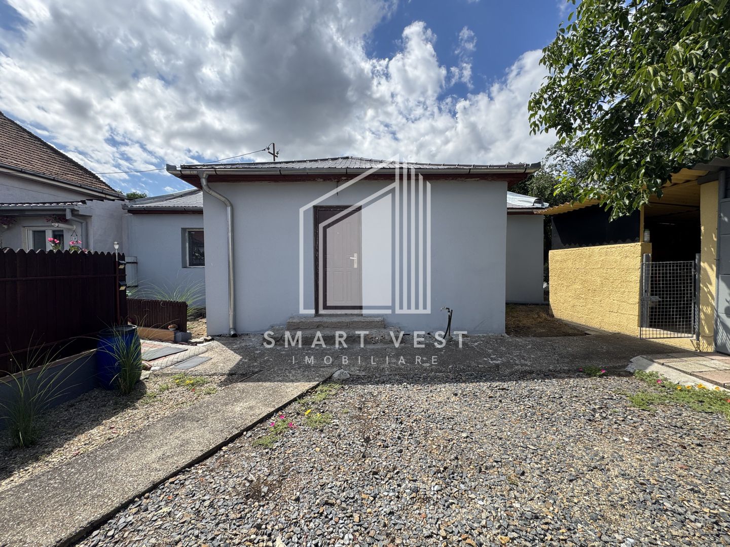 Casa semifinisata cu intrare comuna | 53 mp utili | Strada Luceafărul - Poză 1