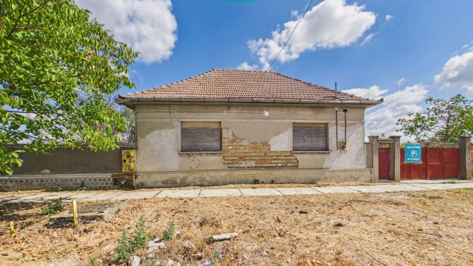 Casă cu potențial și teren 1.440 mp  - Sântana - Poză 1
