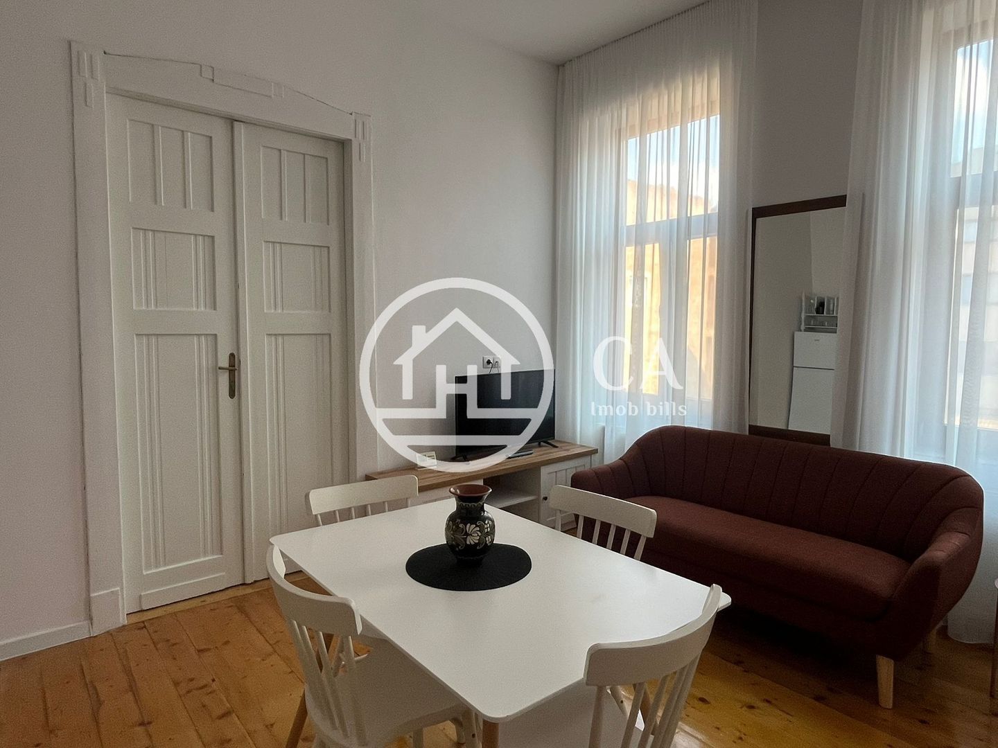 Apartament de închiriat cu 3 camere în zona ultracentrală, Oradea - Poză 4