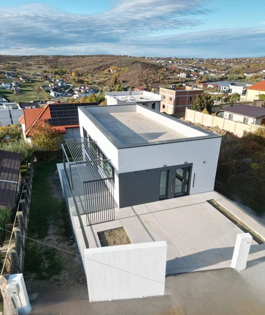 Vilă nouă design mediteranean, proiect deosebit și panoramă- 299.000 E - Poză 1