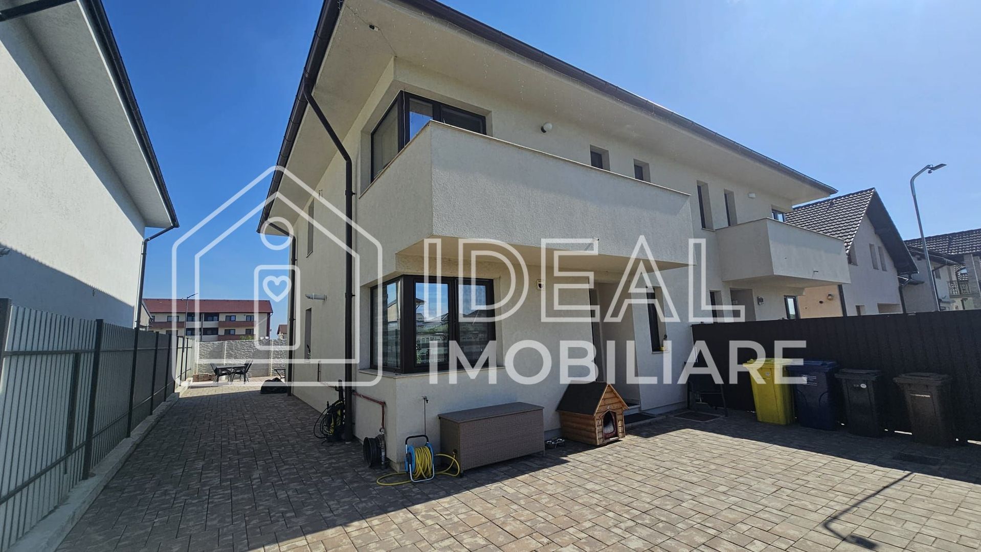Duplex premium cu 3 dormitoare | Curte amenajată | Zonă de case - Poză 1