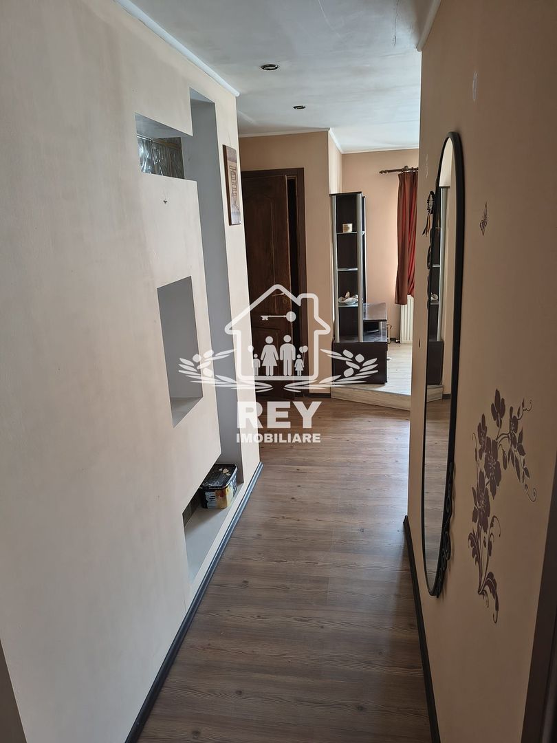 Apartament la mansardă M1+M2  / 3 camere / Terezian - Poză 3