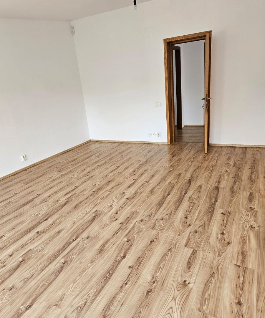 Vila,Parter+Etaj comuna Berceni 169000 eur - Poză 14