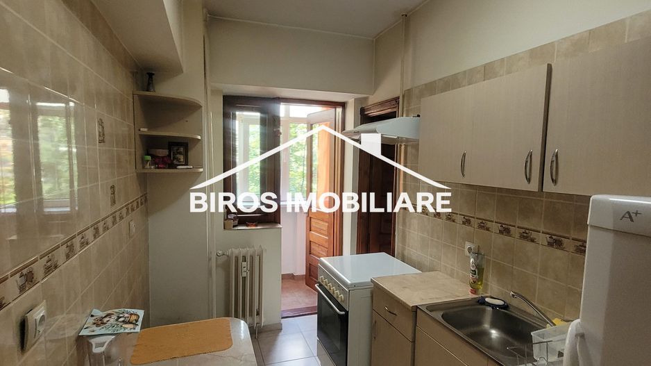 Garsonieră spațioasă Calea Bucuresti – zona Piața Mare - Poză 3