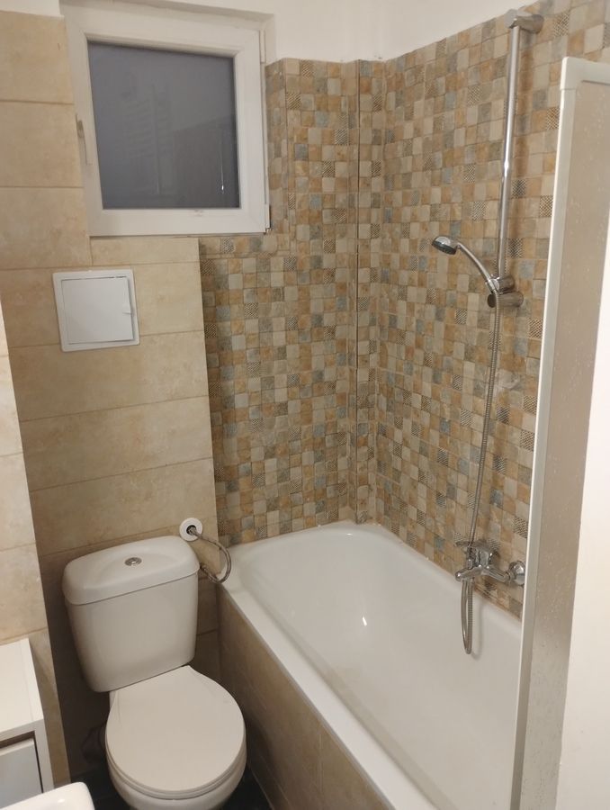 Închiriez garonieră, Unirii, centrală proprie - Poză 8