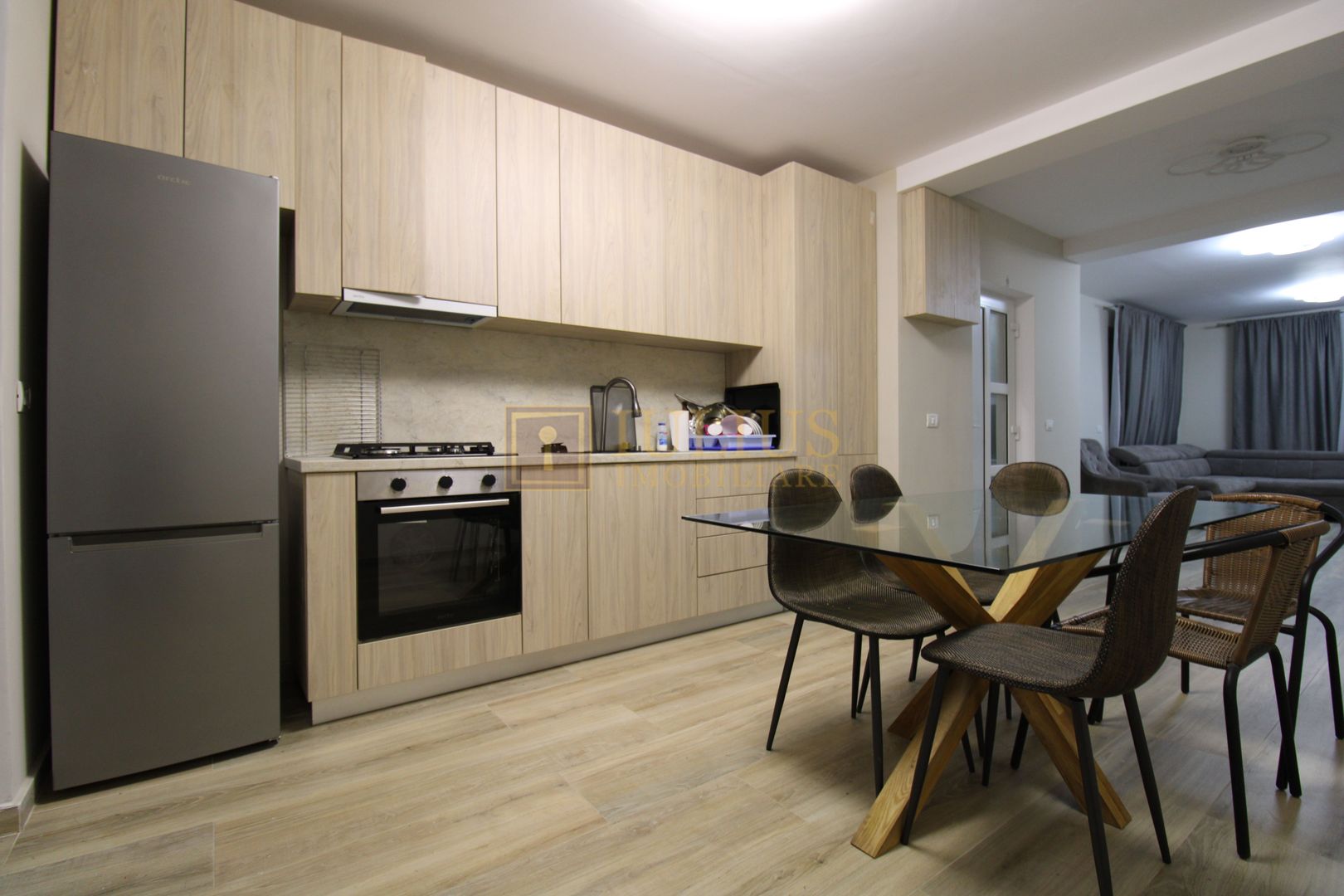 Casa in Ghiroda, 5 camere, 2 bai. - Poză 3