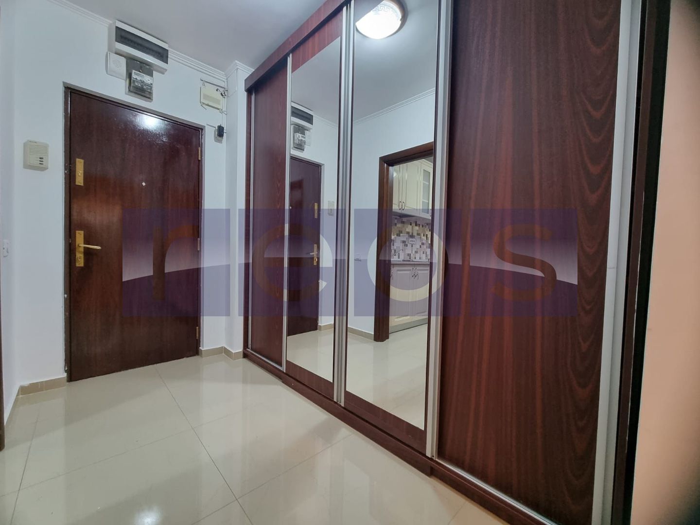 VANZARE 3 CAMEE TINERETULUI -SEMIDECOMANDAT - Poză 17