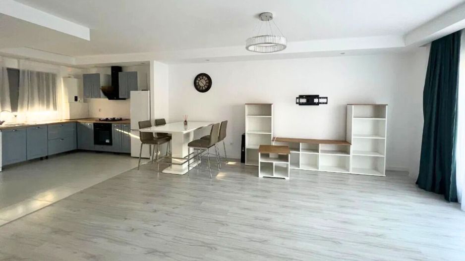 Casă înșiruită 3 camere de închiriat ansamblul Rezidențial Cosmopolis - Poză 1