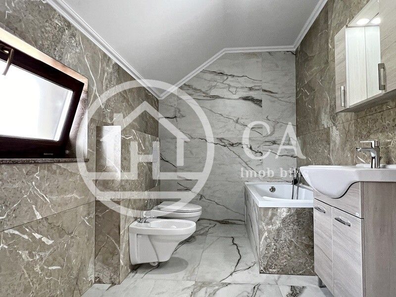 Casa de inchiriat cu 4 camere in Santandrei, Bihor - Poză 2