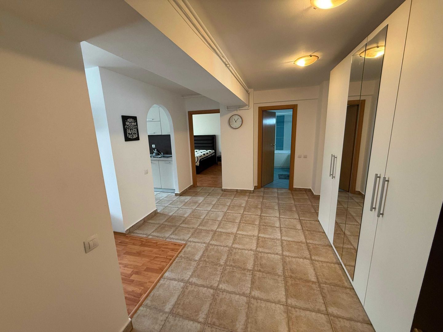 Apartament luminos 2 camere.  Cu Centrala. Complex Confort Park. Delta Vacaresti - Poză 3