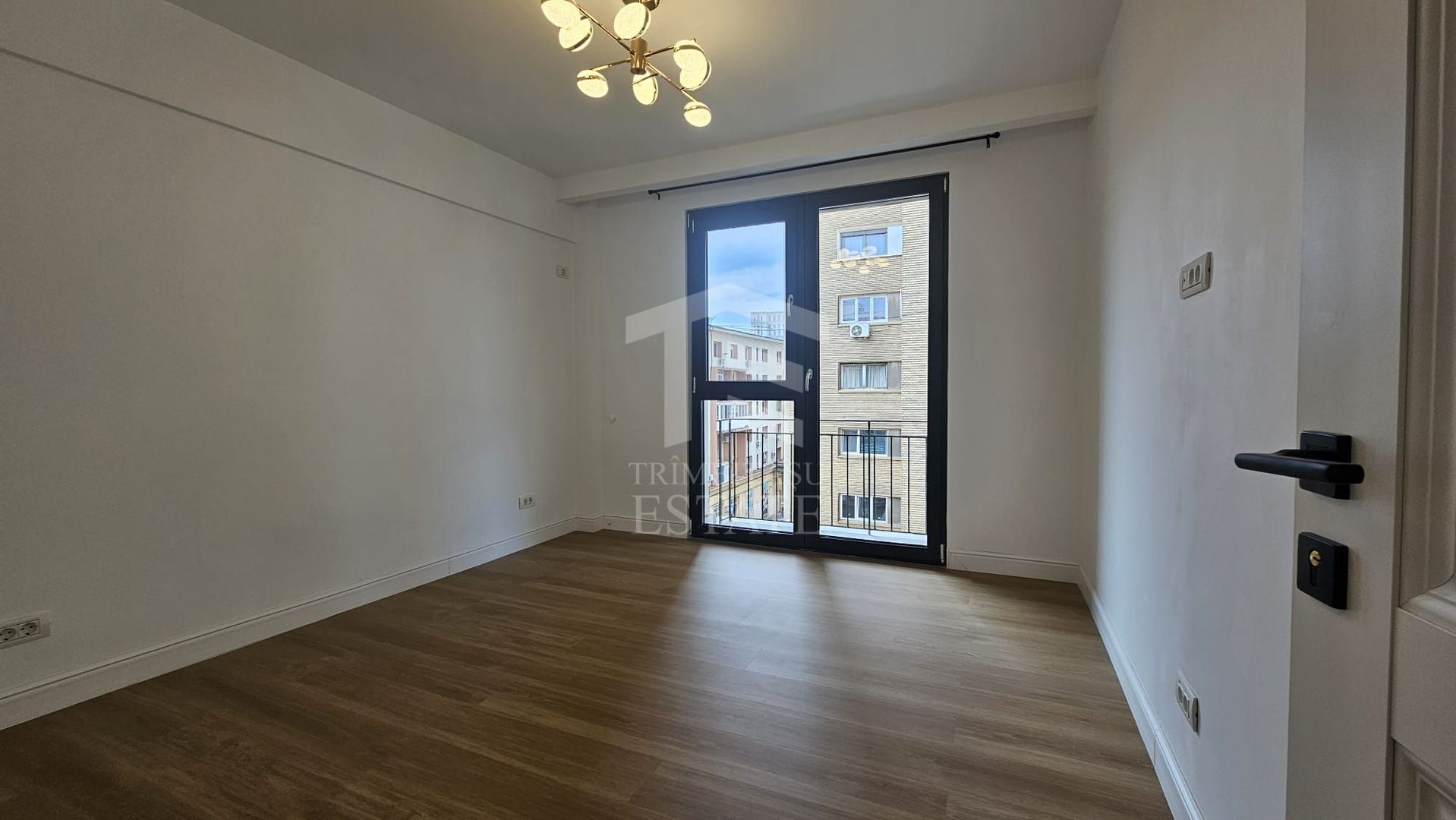 Unirii - Centru - 3 camere - Centrala proprie - mobila la comanda - Poză 6