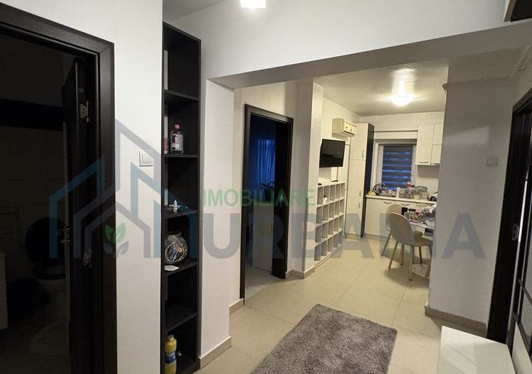 Inchiriez apartament 2 camere  modern si dotat baza 3 - Poză 1