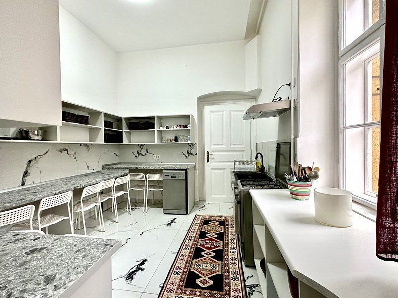 Apartament central, 4 camere - renovat - Poză 23