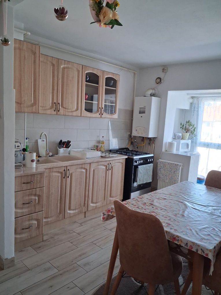 BRASADAS vinde ap 2 cam etaj 4/4 in Carpati 2. - Poză 1