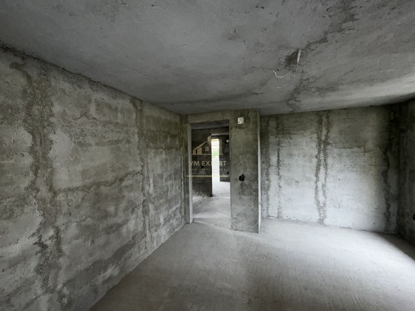 VILA 5 CAMERE, ZONA ULTRA CENTRALA, CAMPULUNG MUSCEL, TEREN 500 MP - Poză 7