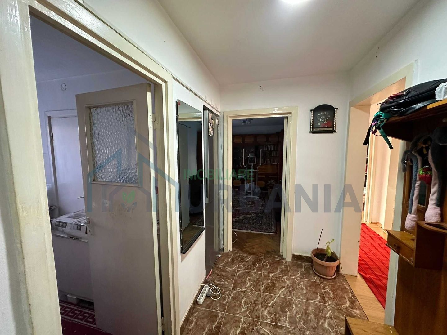 Apartament 3 camere decomandate Podu Roș - Poză 2