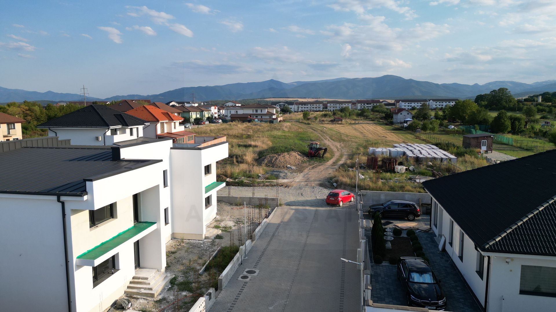 DIRECT DEZVOLTATOR ! Casa tip cvadruplex, 4 camere 110 mp utili - Poză 2