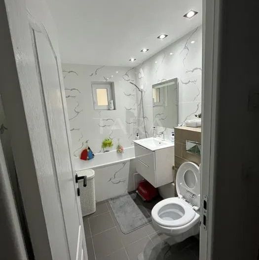 Apartament cu 3 camere de vanzare in Marasti. - Poză 6