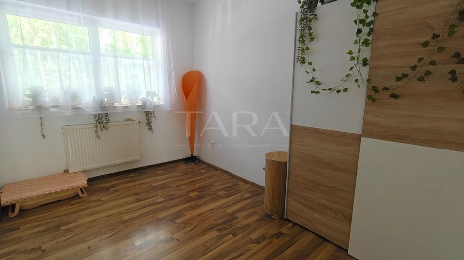 Apartament cu 3 camere și 2 parcări, curte comună, lângă pădure. - Poză 5