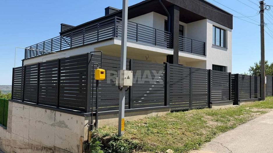Casă, 380 m², Vadul lui Vodă, Centru - Poză 2