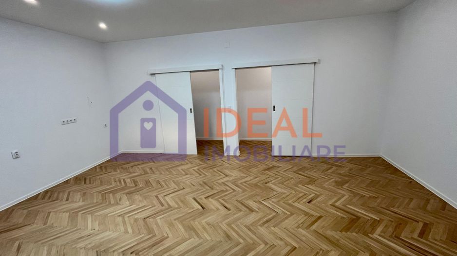 Apartament Ultracentral cu 2 camere complet renovat - de vânzare - Poză 1