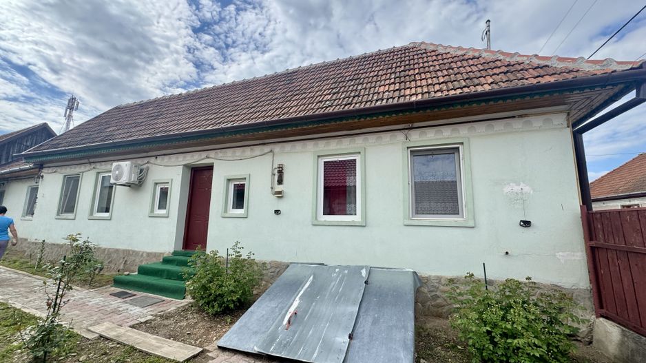 Casa individuala in Arpasu de Sus, teren mare, partial renovata - Poză 23