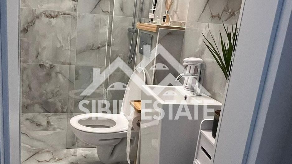 Casa cvadruplex de vanzare 4 camere, curte proprie - Poză 4