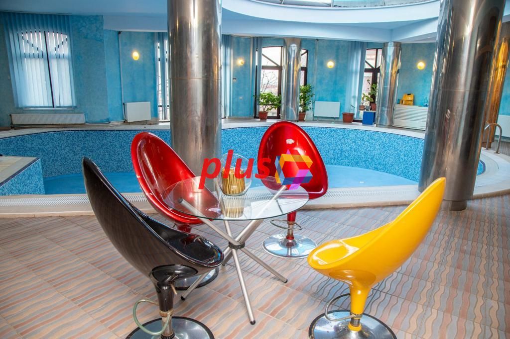 Conac cu piscina - 1810 mp - Poză 12